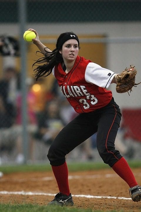 Fastpitch Softball Injuries and Chiropractic Benefits